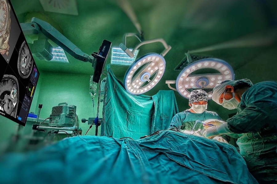 تومورهای قاعده جمجمه؛ جراحی در نقطه حساس | دکتر القاسی | بهترین جراج مغز 